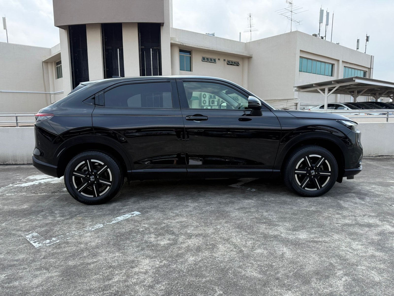 Honda Vezel 1.5 G photo 4
